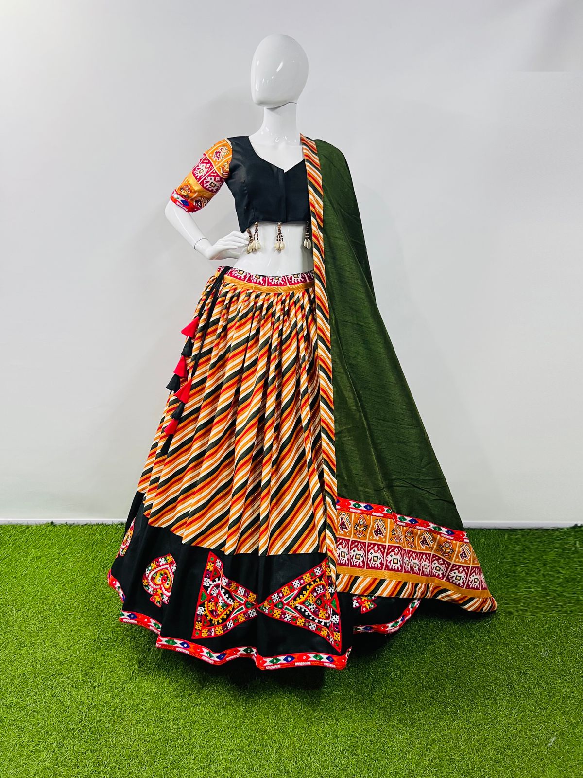 Aawiya AWY 7047 Navratri Special Lehenga Choli Catalog